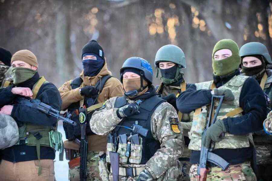 Ukrán "hősök" neonáci múltjuk miatt nem kapnak amerikai fegyvereket